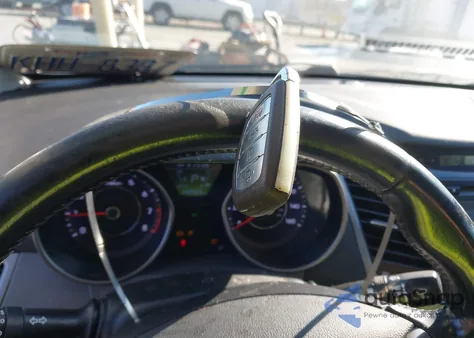 2015 Hyundai Elantra Limited z USA, uszkodzony, nr VIN 5NPDH4AE6FH598151